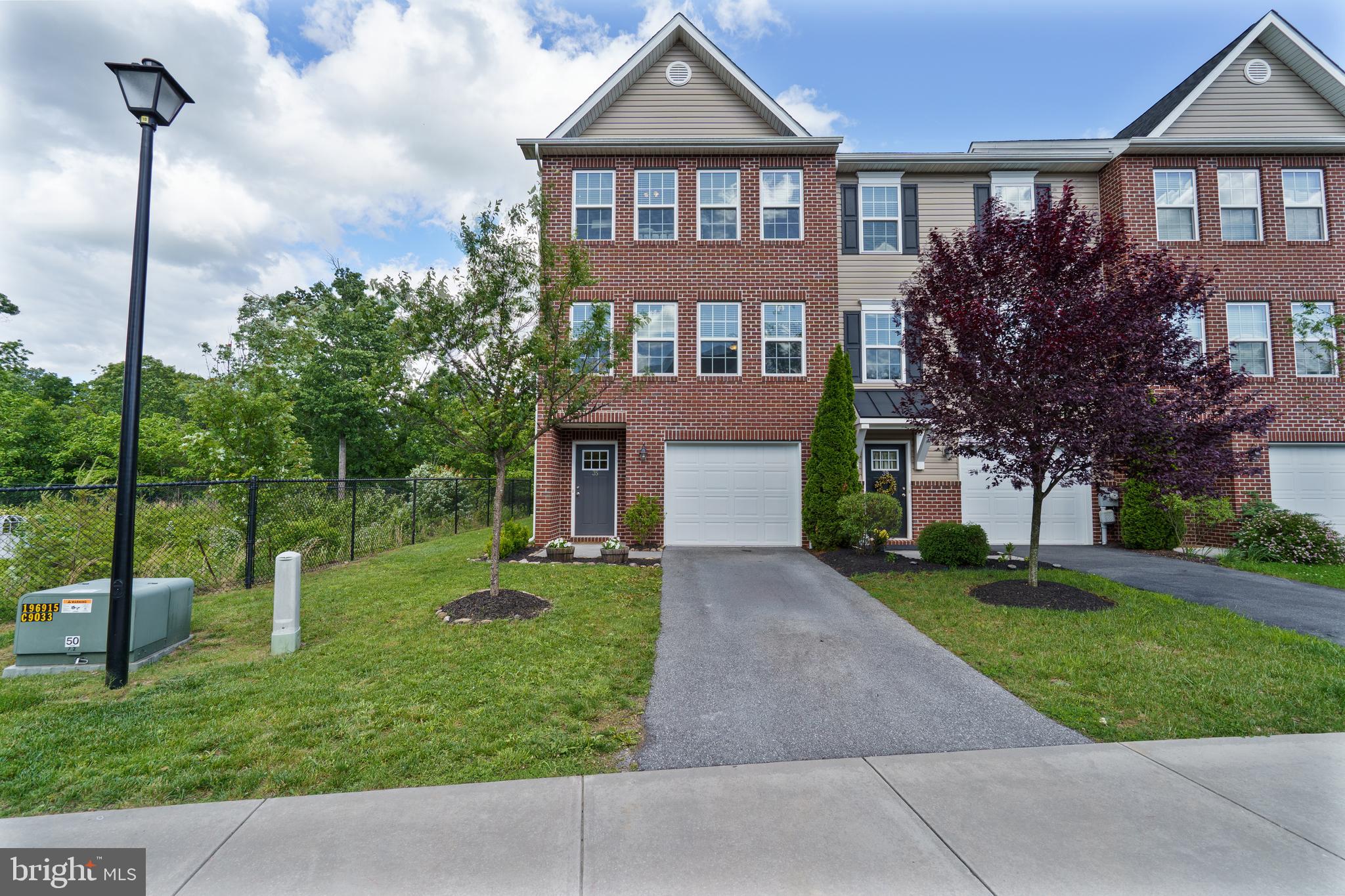 BROOKFIELD - Residential