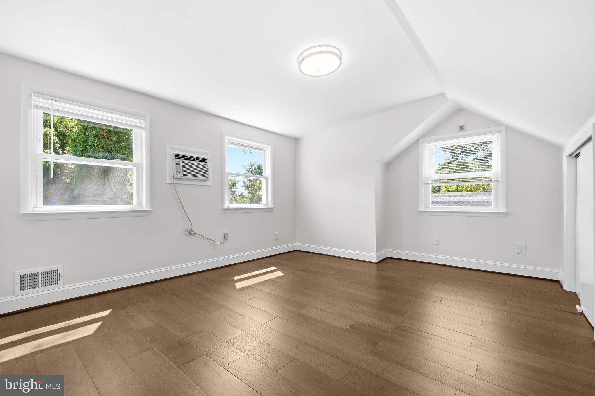 NORTHWEST BRANCH ESTATES - Residential