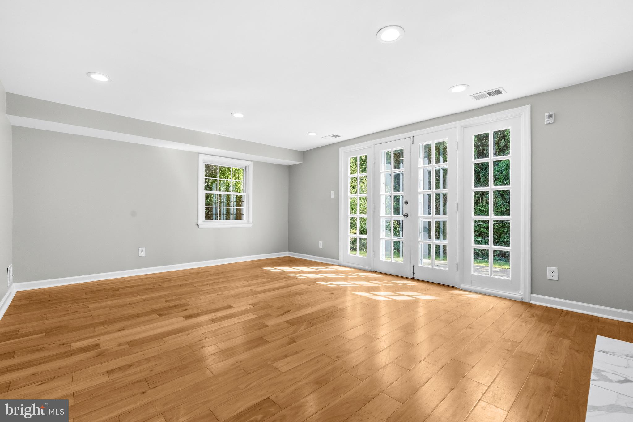 NORTHWEST BRANCH ESTATES - Residential