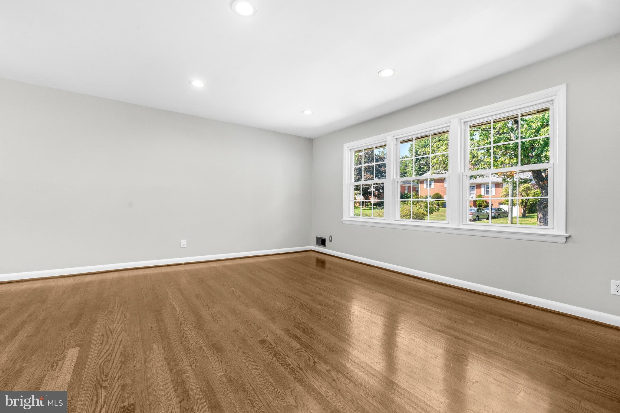 NORTHWEST BRANCH ESTATES - Residential