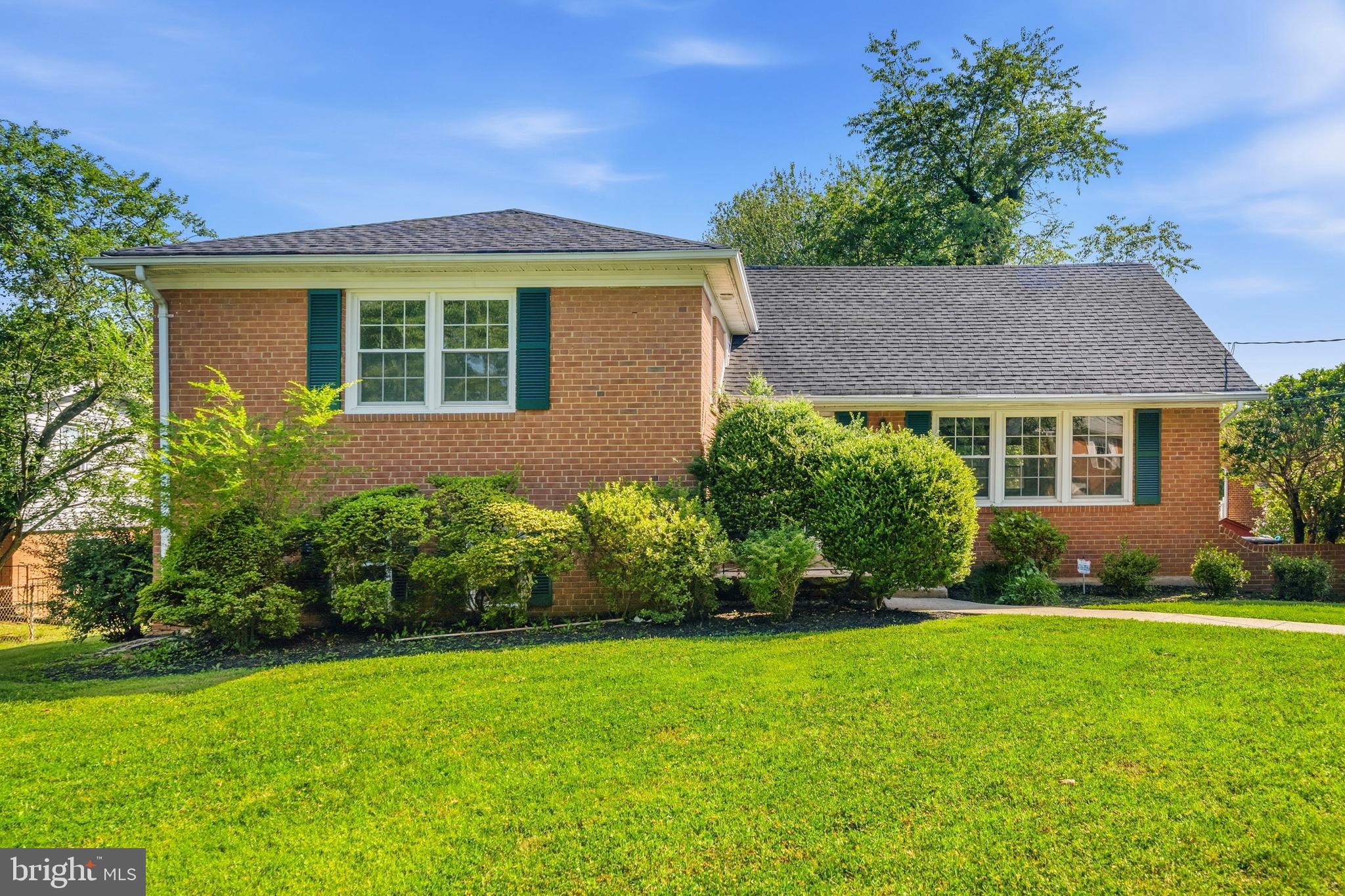 NORTHWEST BRANCH ESTATES - Residential