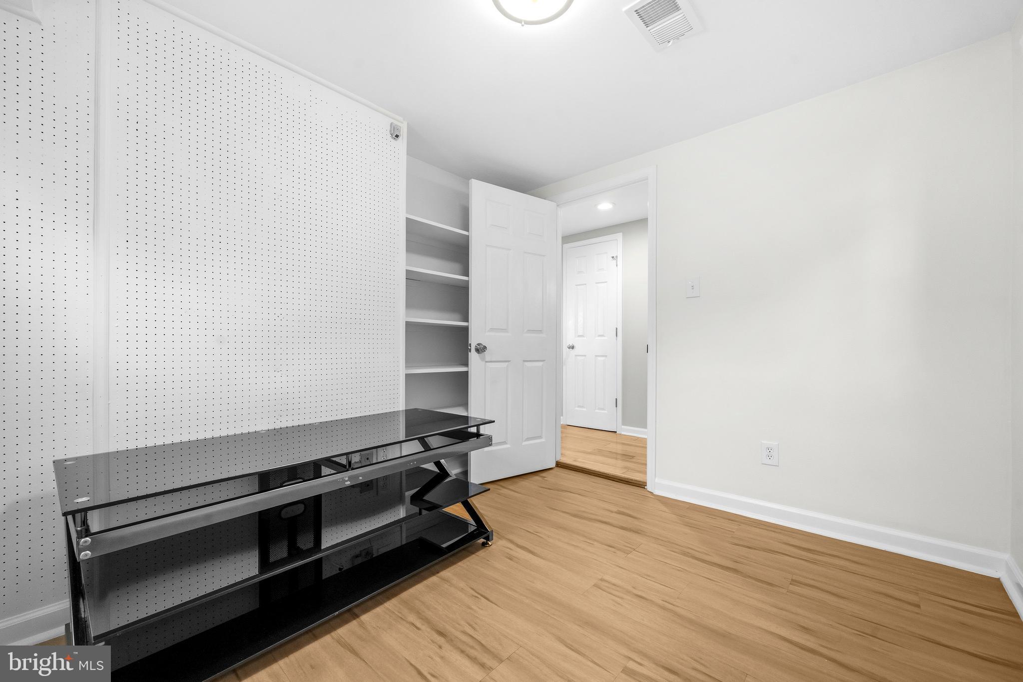 NORTHWEST BRANCH ESTATES - Residential