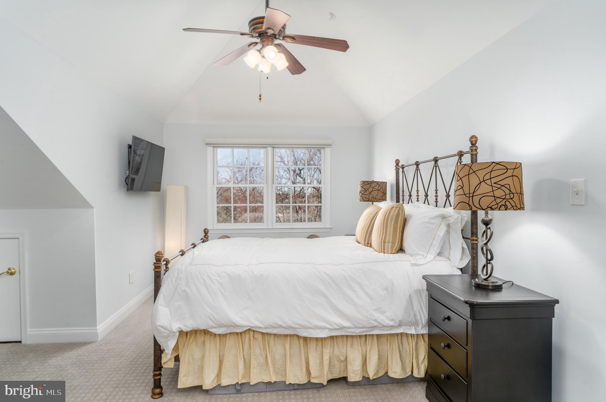 HILLANDALE - Residential