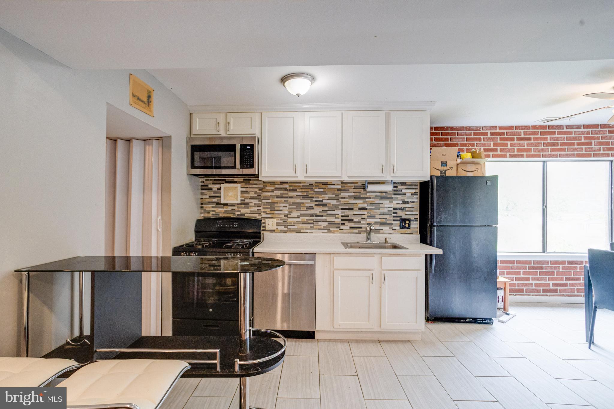 CHERRY GLEN CONDOS - Residential