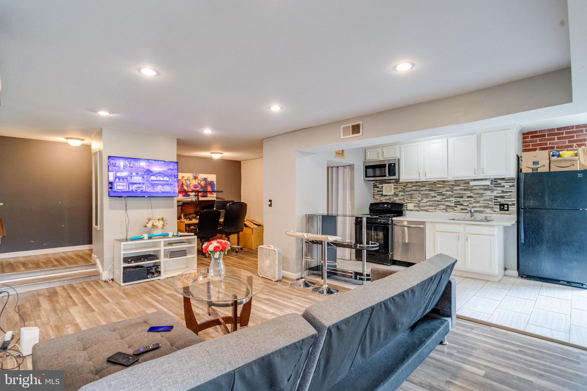 CHERRY GLEN CONDOS - Residential
