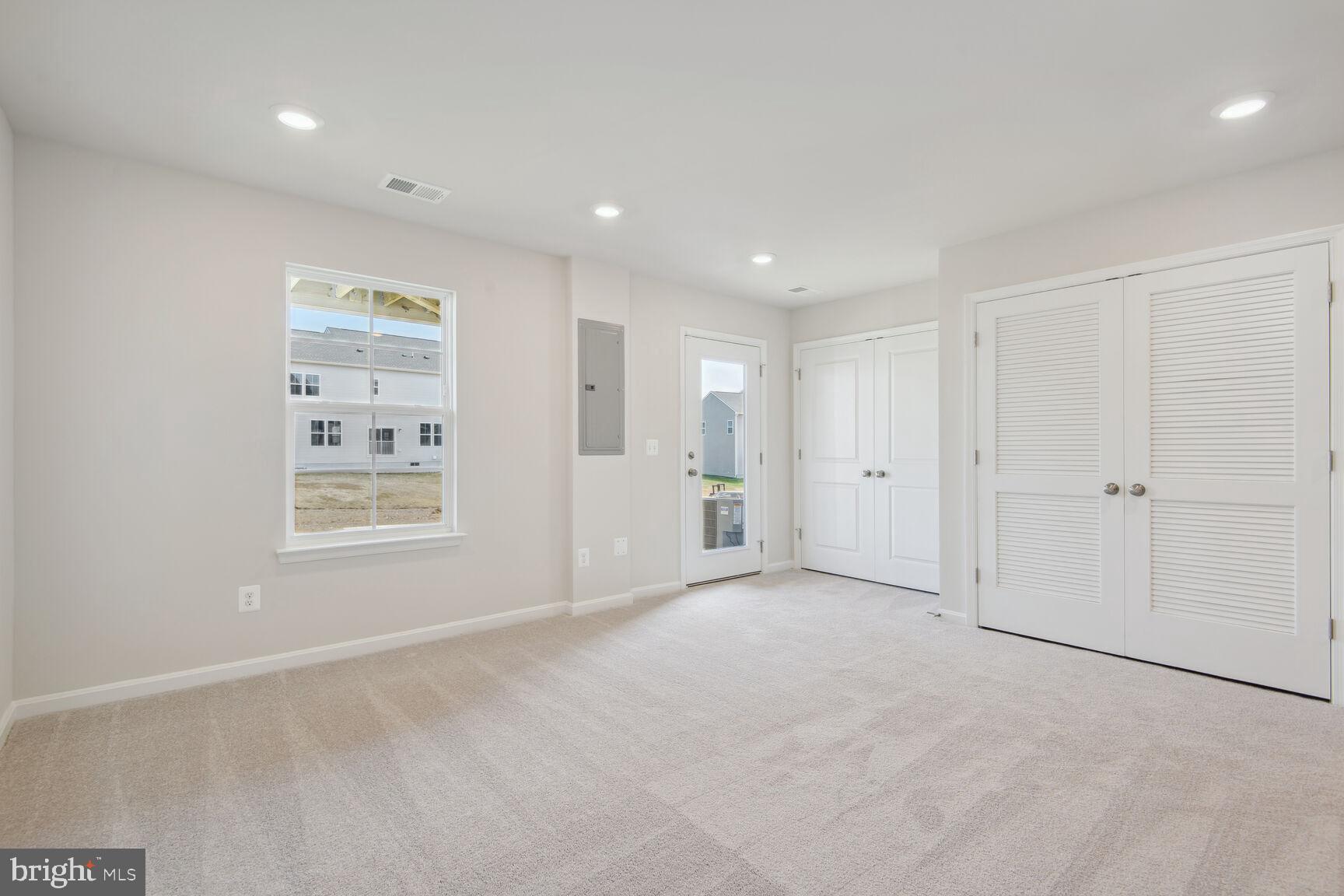 SENSENY VILLAGE - Residential Lease
