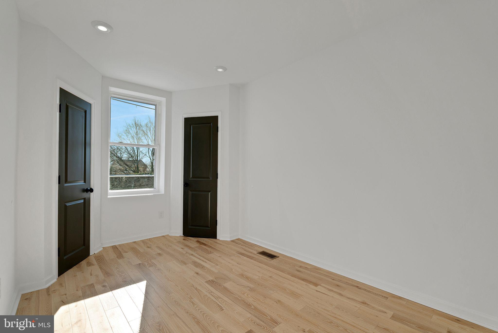 GERMANTOWN (EAST) - Residential