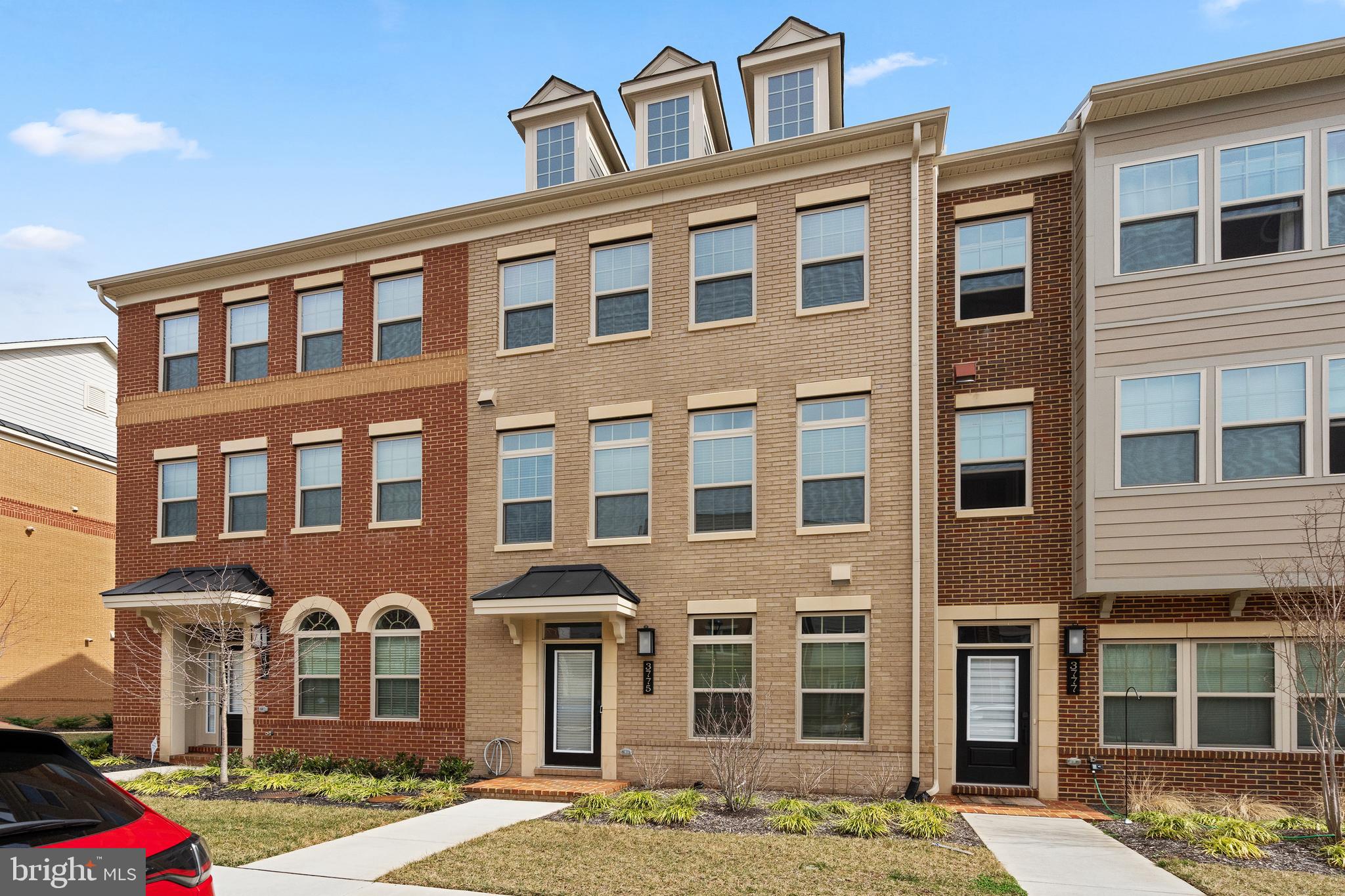 BOULEVARD VI TOWNS - Residential