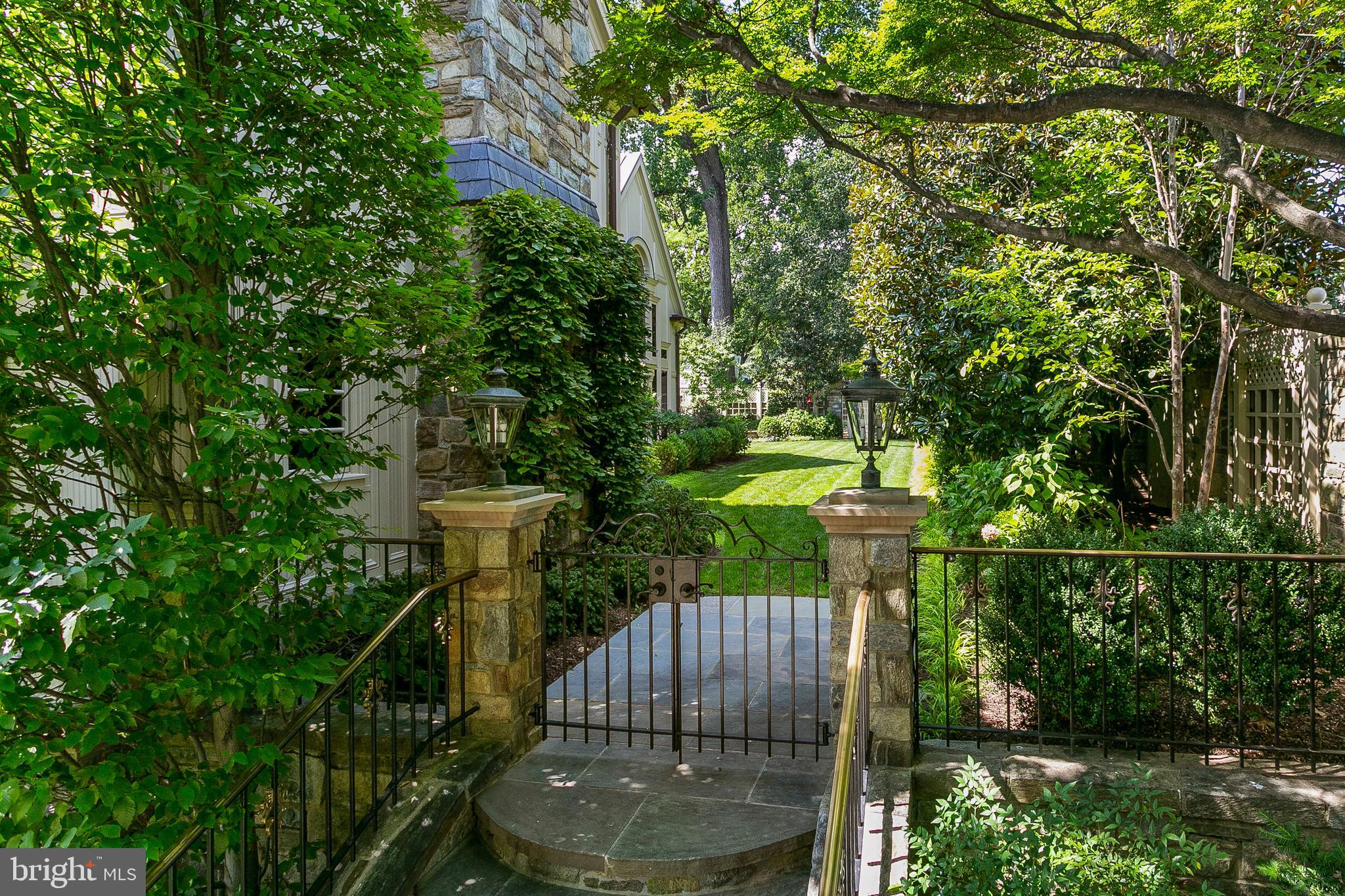 WESLEY HEIGHTS - Residential