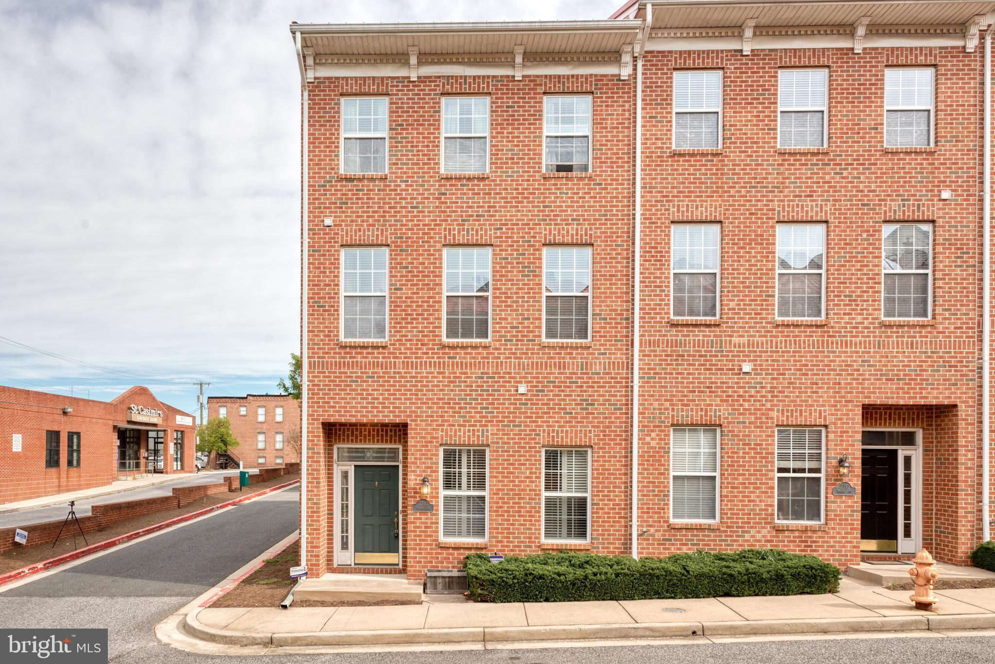 BEAUTIFUL TOWNHOME LOCATED ON QUIET STREET IN THE HEART OF CANTON NOW AVAILABLE WITH 2 CAR FULL SIZE GARAGE PARKING AND PRIVATE 2 CAR PARKING PAD. GLISTENING HARDWOODS CASCADE THROUGHOUT. ENJOY OPEN, BRIGHT KITCHEN W/GRANITE, LARGE ISLAND, FULL PANTRY, AND WALK-OUT DECK. RARE END UNIT WITH LOADS OF NATURAL LIGHT AND 10FT CEILINGS. SPACIOUS 3 BEDROOMS WITH 2 FULL AND 2 HALF BATHROOMS WITH GORGEOUS MASTER SUITE AND UPSTAIRS LAUNDRY. PRIVATE REAR DECK AND ADDITIONAL EXPANSIVE ROOF DECK WITH STUNNING VIEWS - GREAT FOR ENTERTAINING. CLOSE PROXIMITY TO RETAIL SHOPPING, LOCAL DINING, CANTON SQUARE, PATTERSON PARK, AND ALL MAJOR HIGHWAYS. SCHEDULE A PRIVATE TOUR TODAY.
