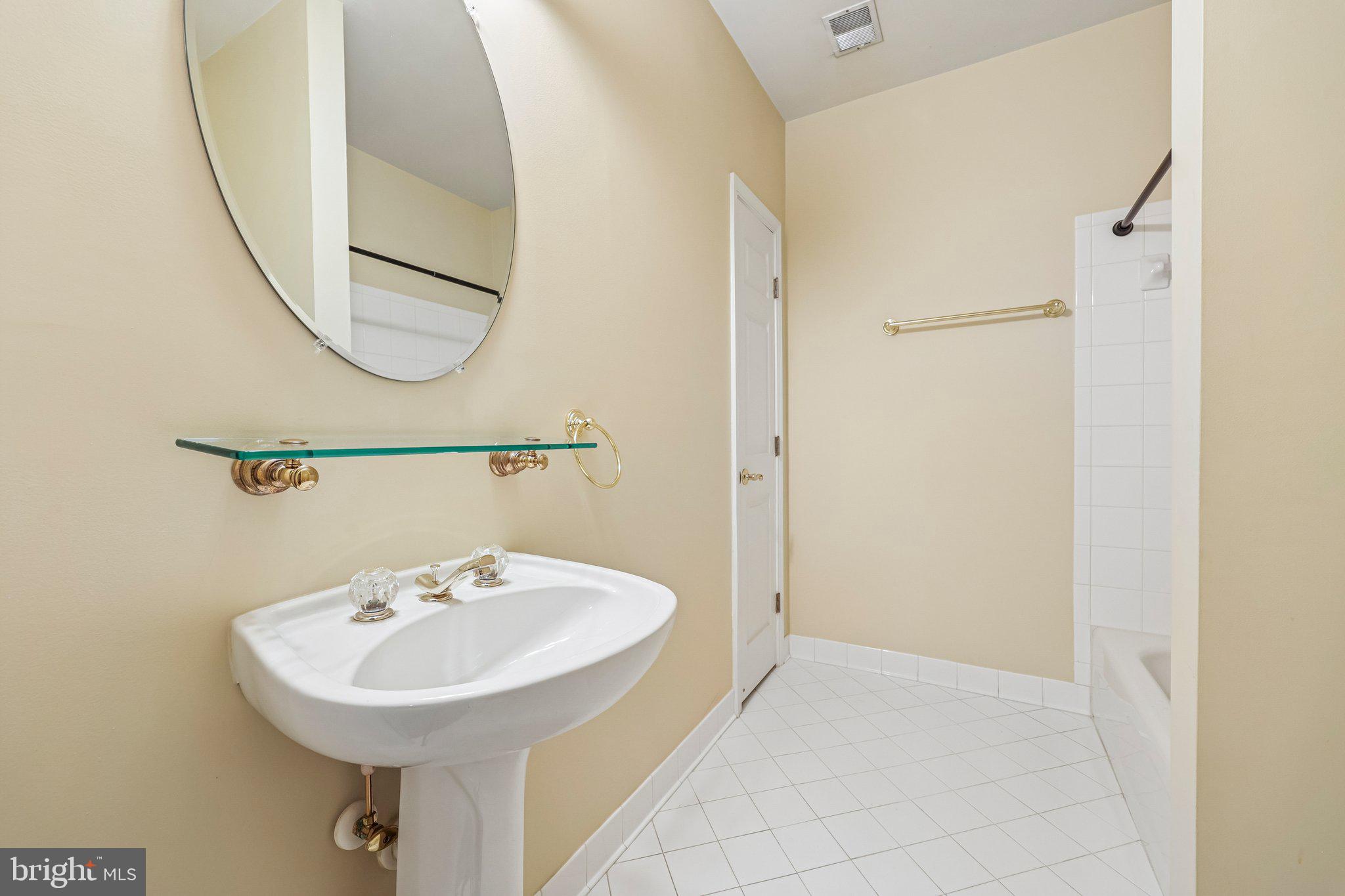 BELMONT COUNTRY CLUB - Residential