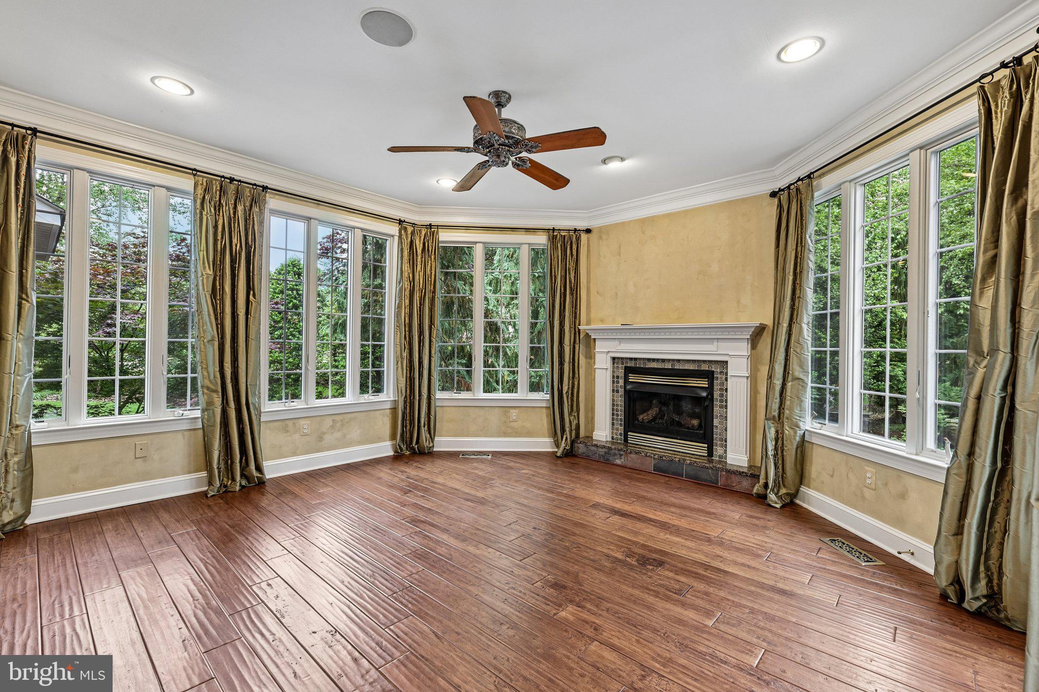 BELMONT COUNTRY CLUB - Residential