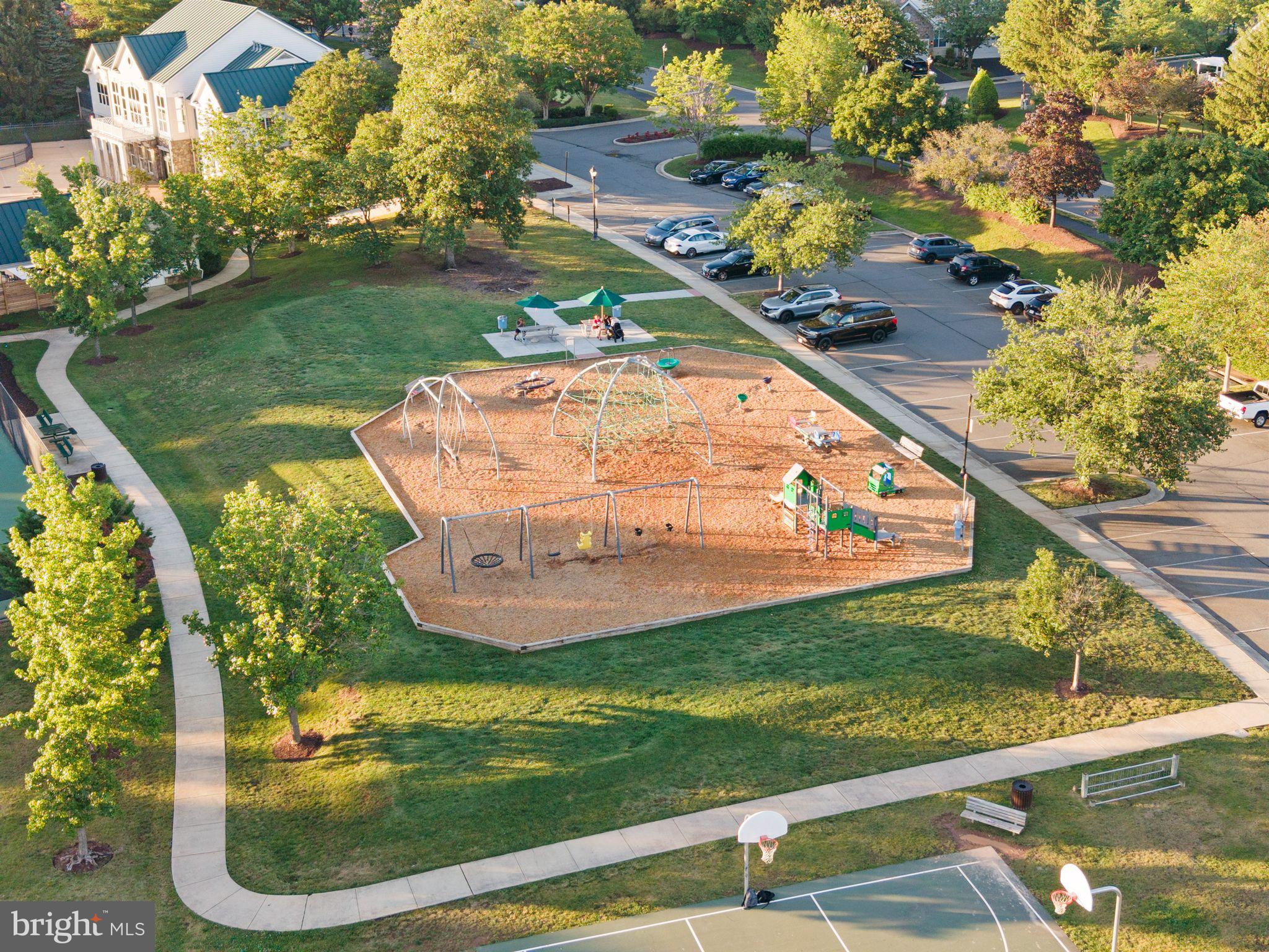 BELMONT COUNTRY CLUB - Residential