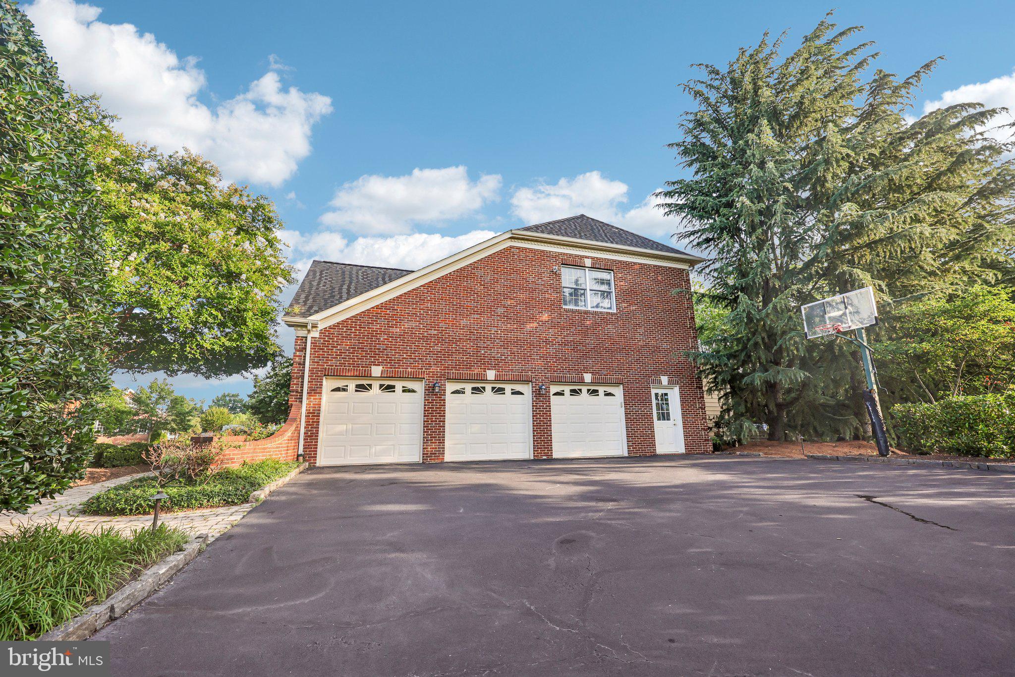 BELMONT COUNTRY CLUB - Residential