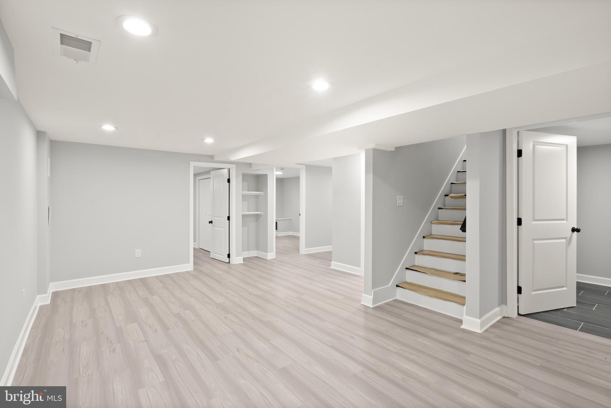 ROCKVILLE - Residential