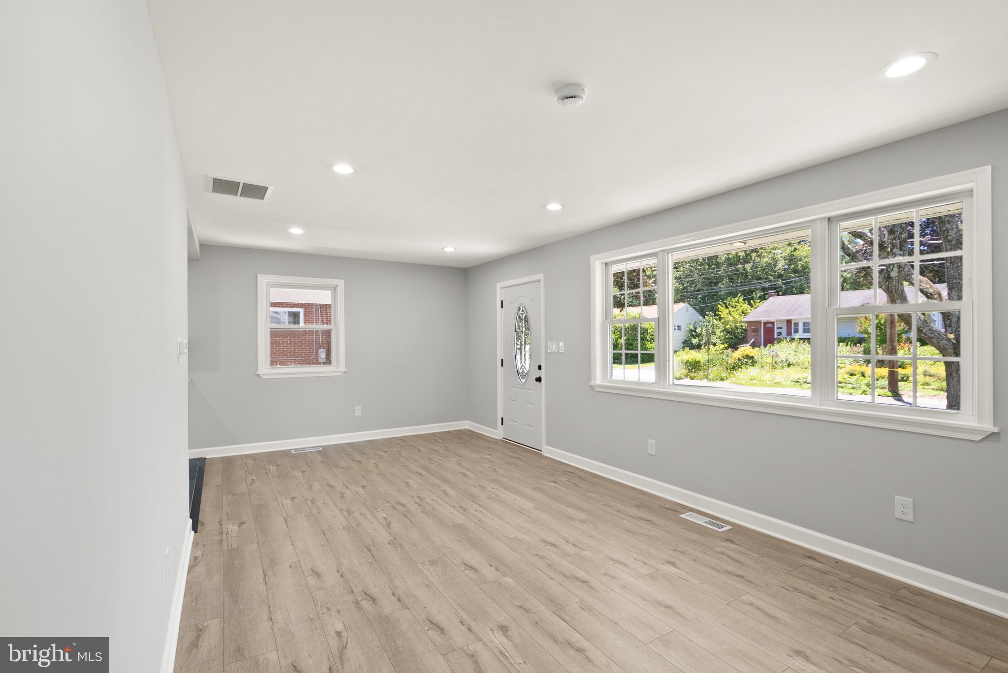 ROCKVILLE - Residential