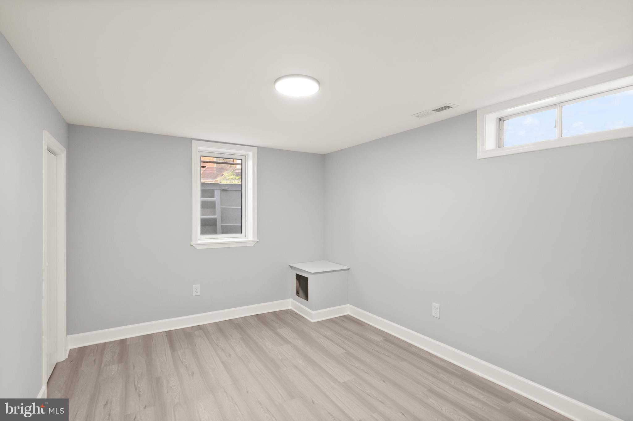 ROCKVILLE - Residential