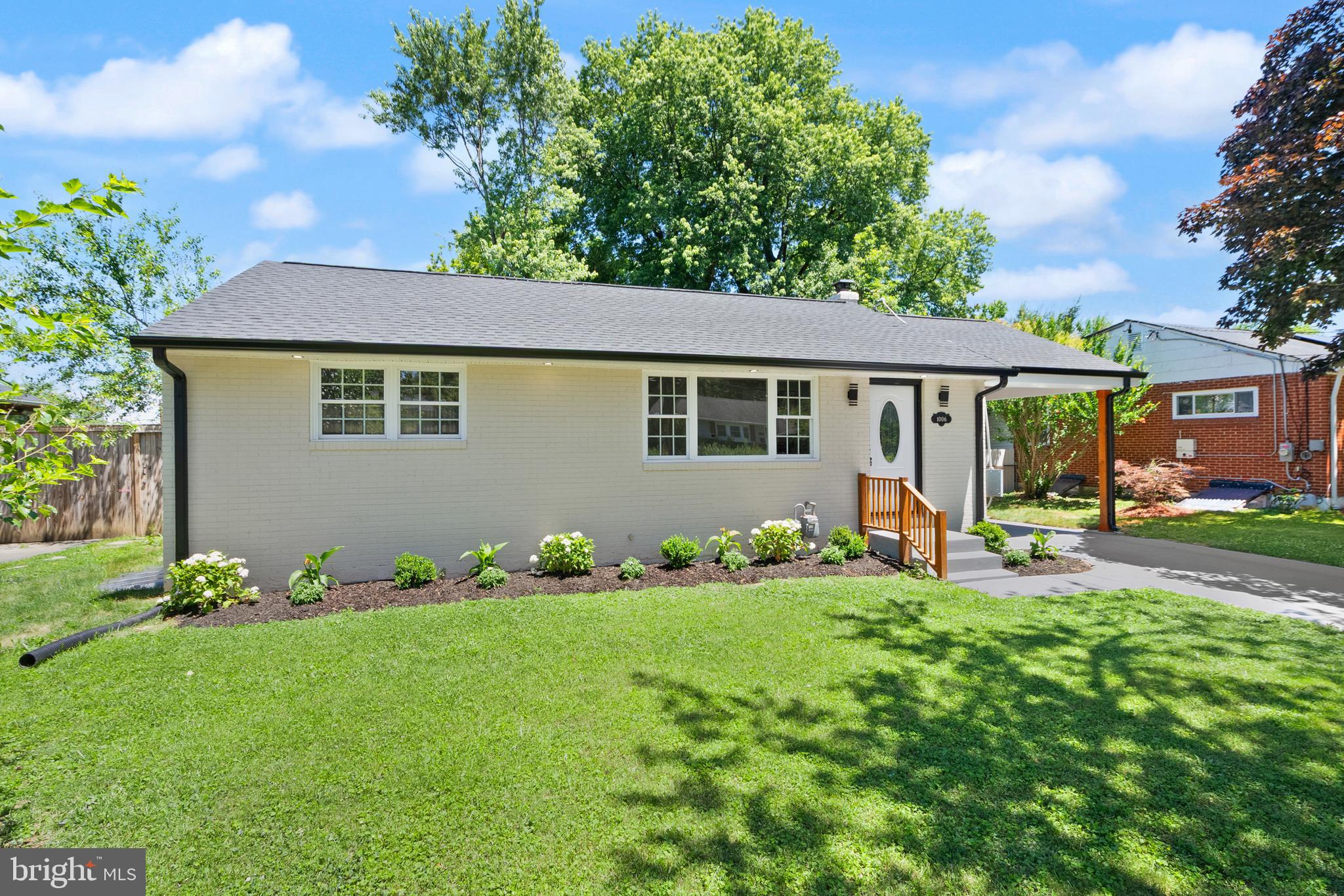 ROCKVILLE - Residential