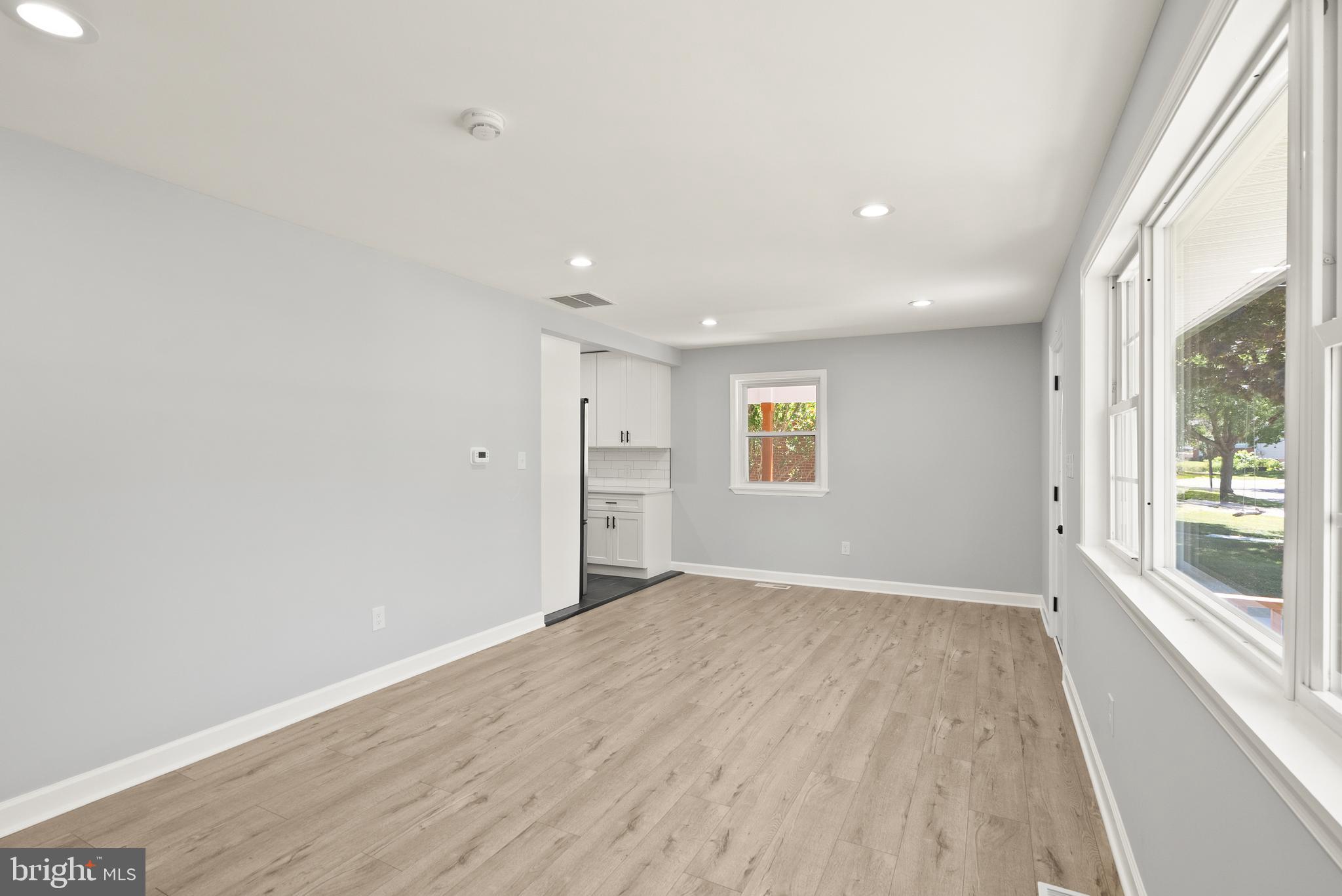 ROCKVILLE - Residential