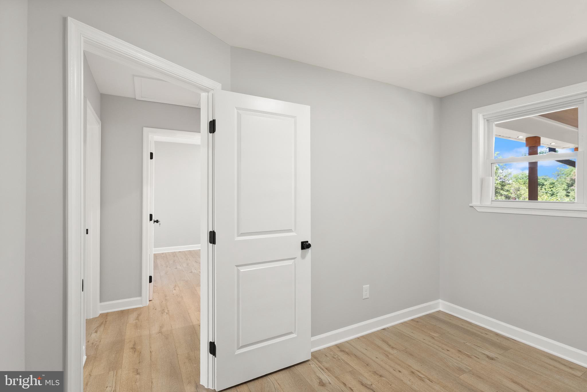 ROCKVILLE - Residential