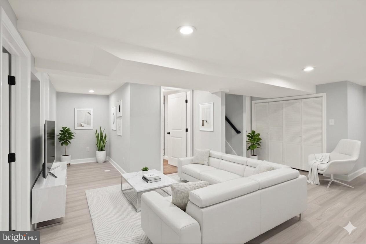 ROCKVILLE - Residential