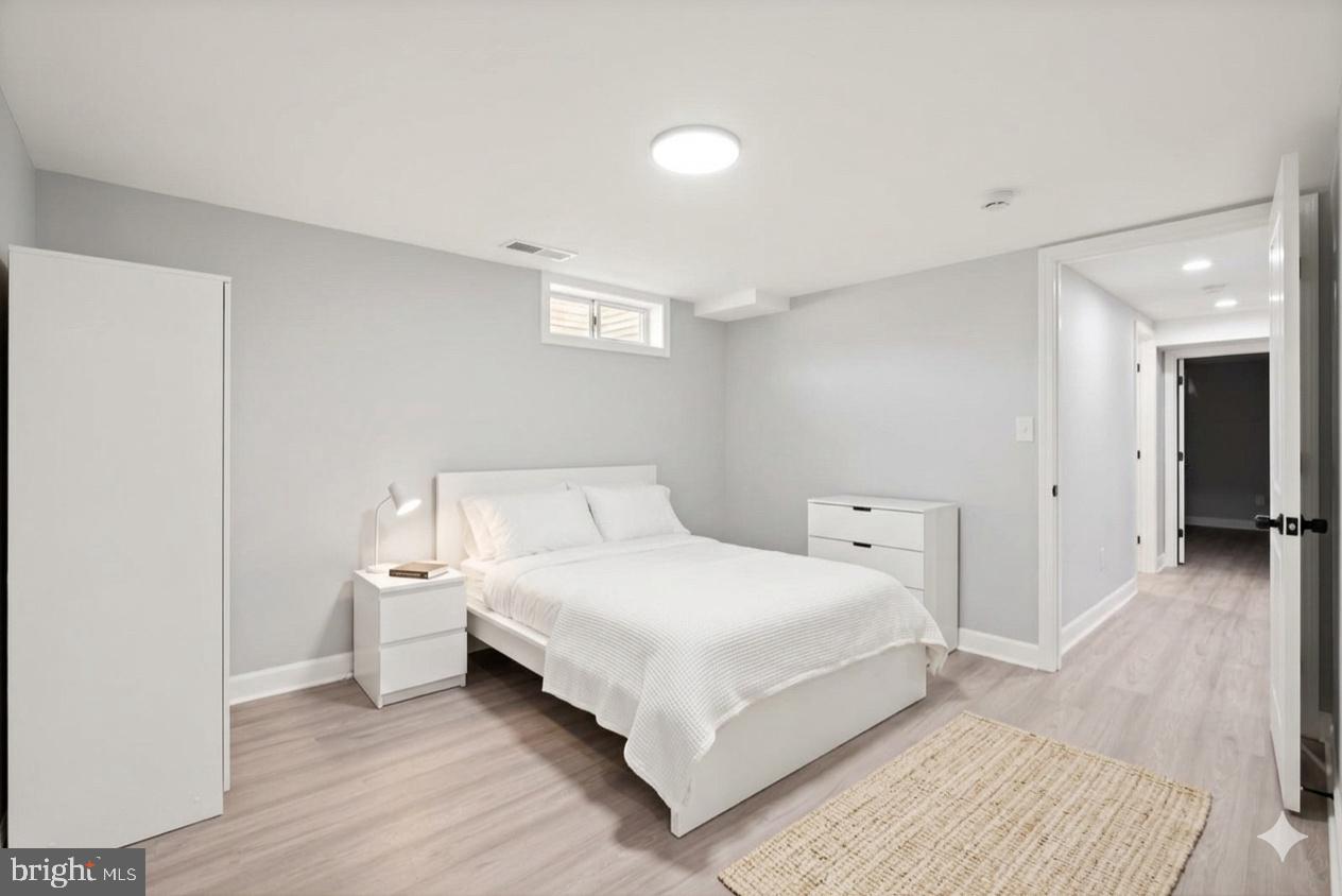 ROCKVILLE - Residential