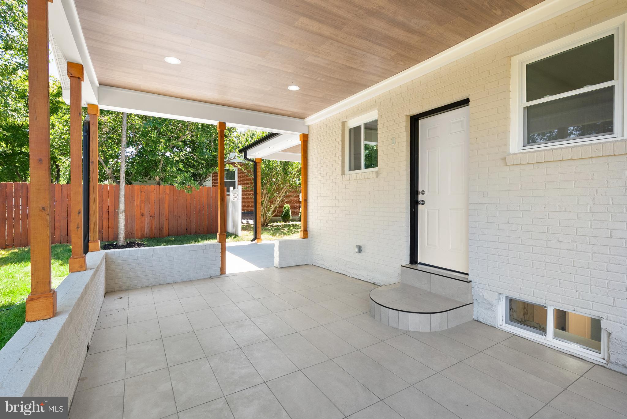 ROCKVILLE - Residential