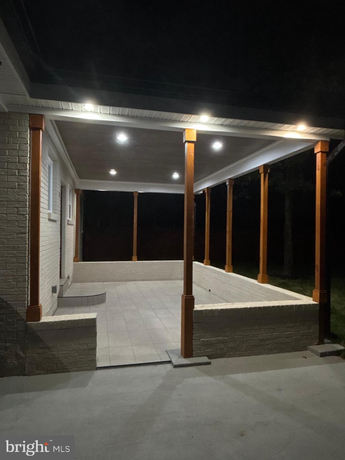 ROCKVILLE - Residential