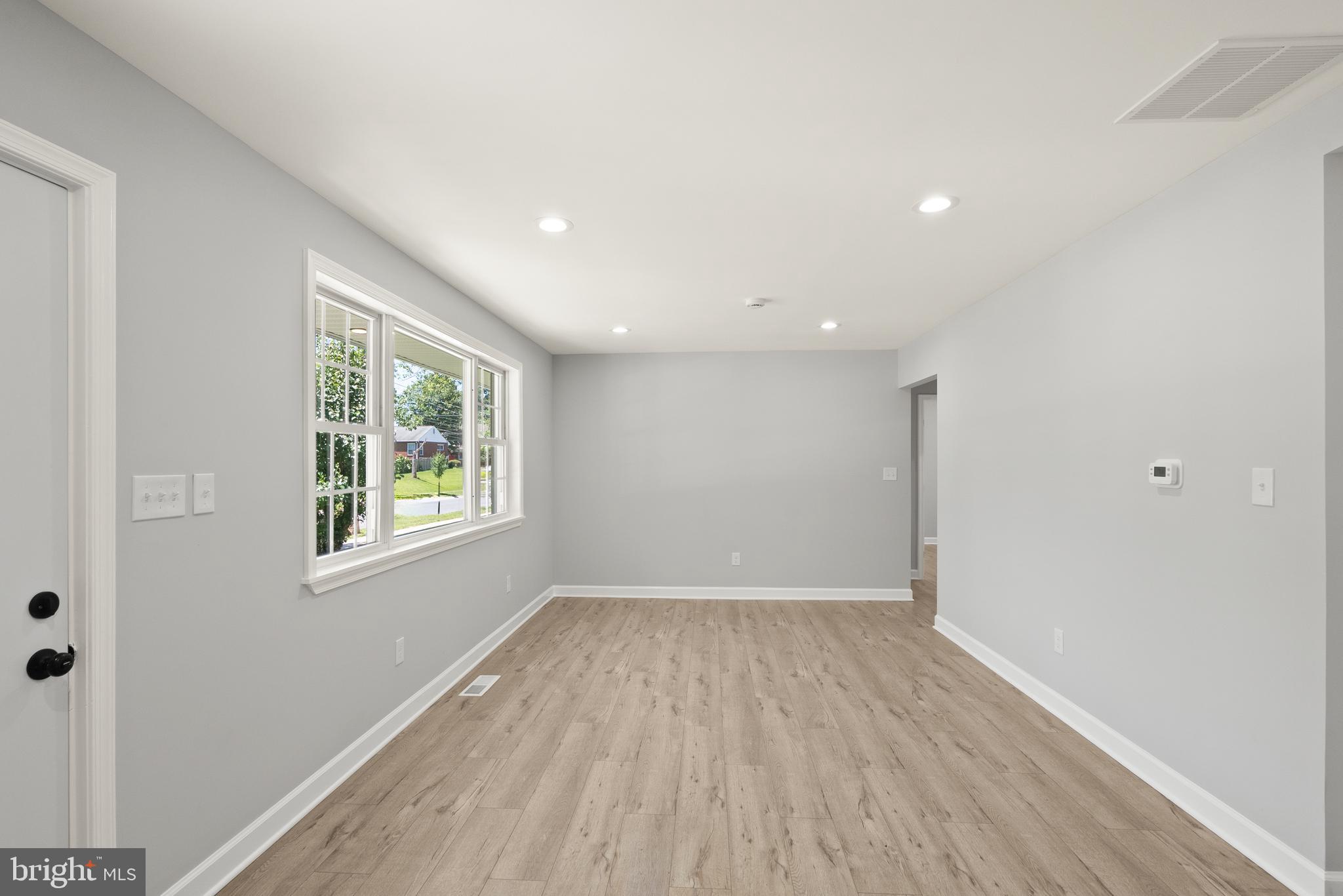 ROCKVILLE - Residential