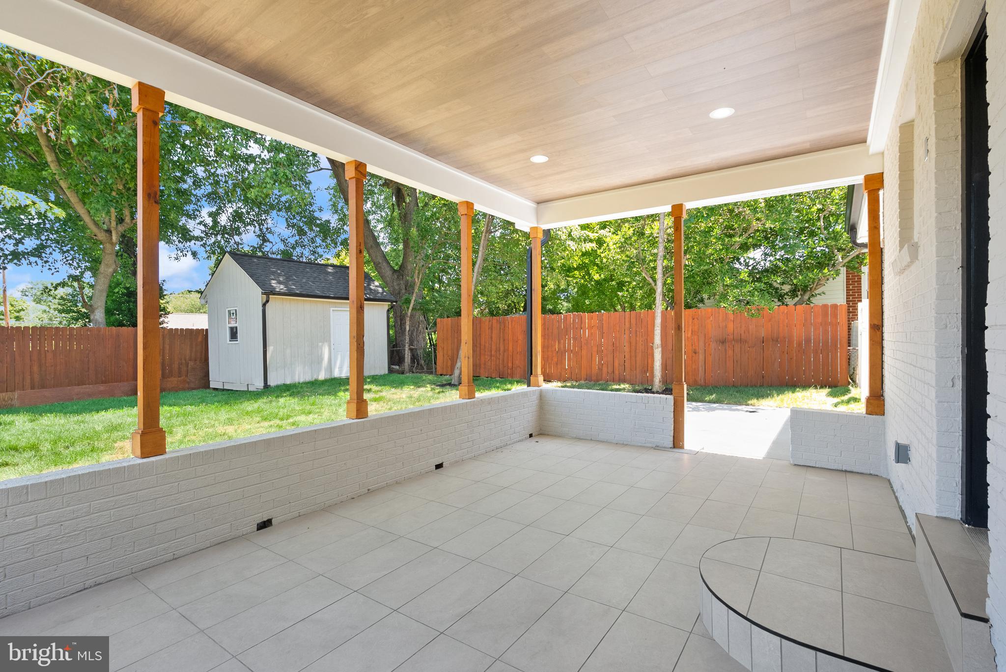 ROCKVILLE - Residential