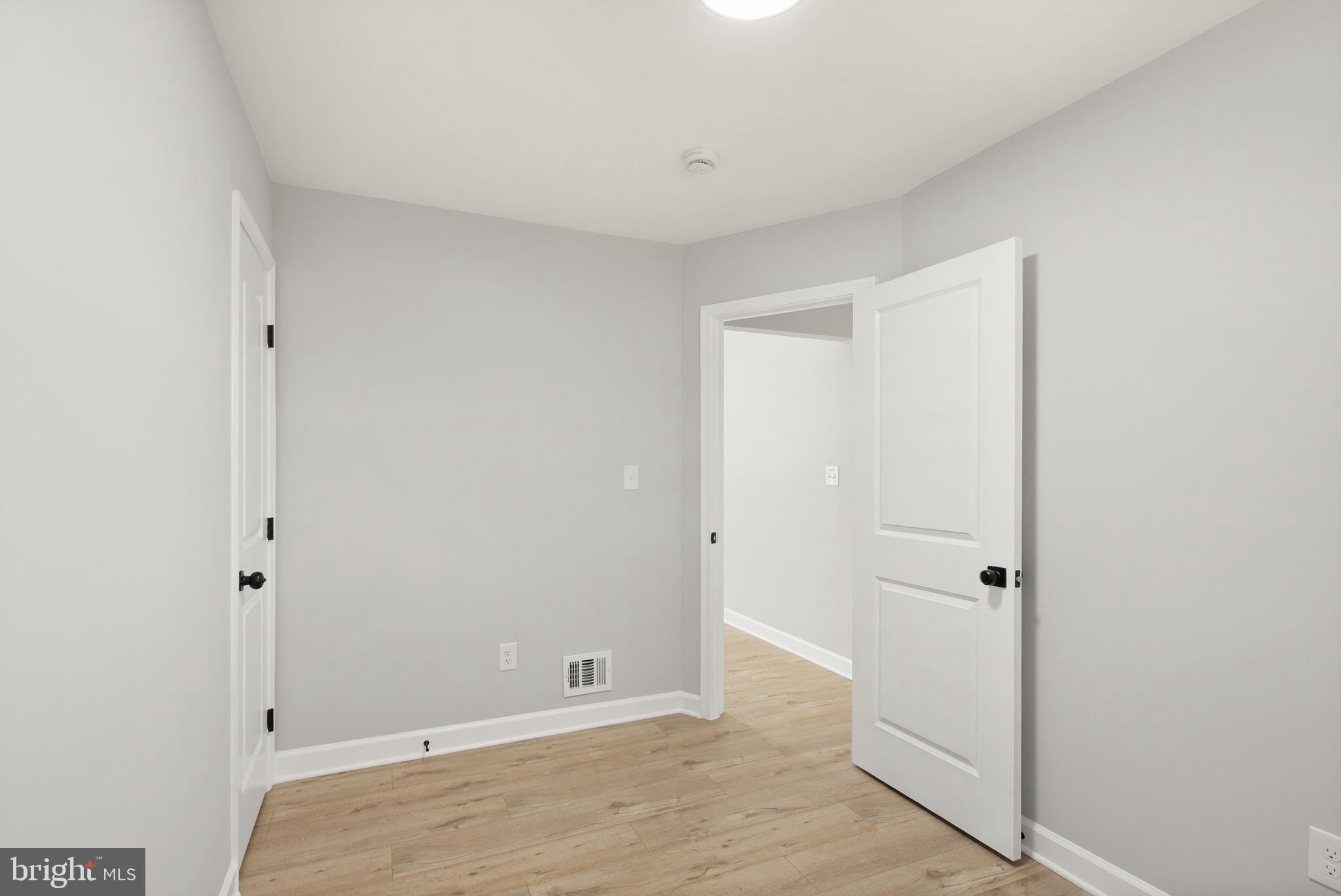 ROCKVILLE - Residential