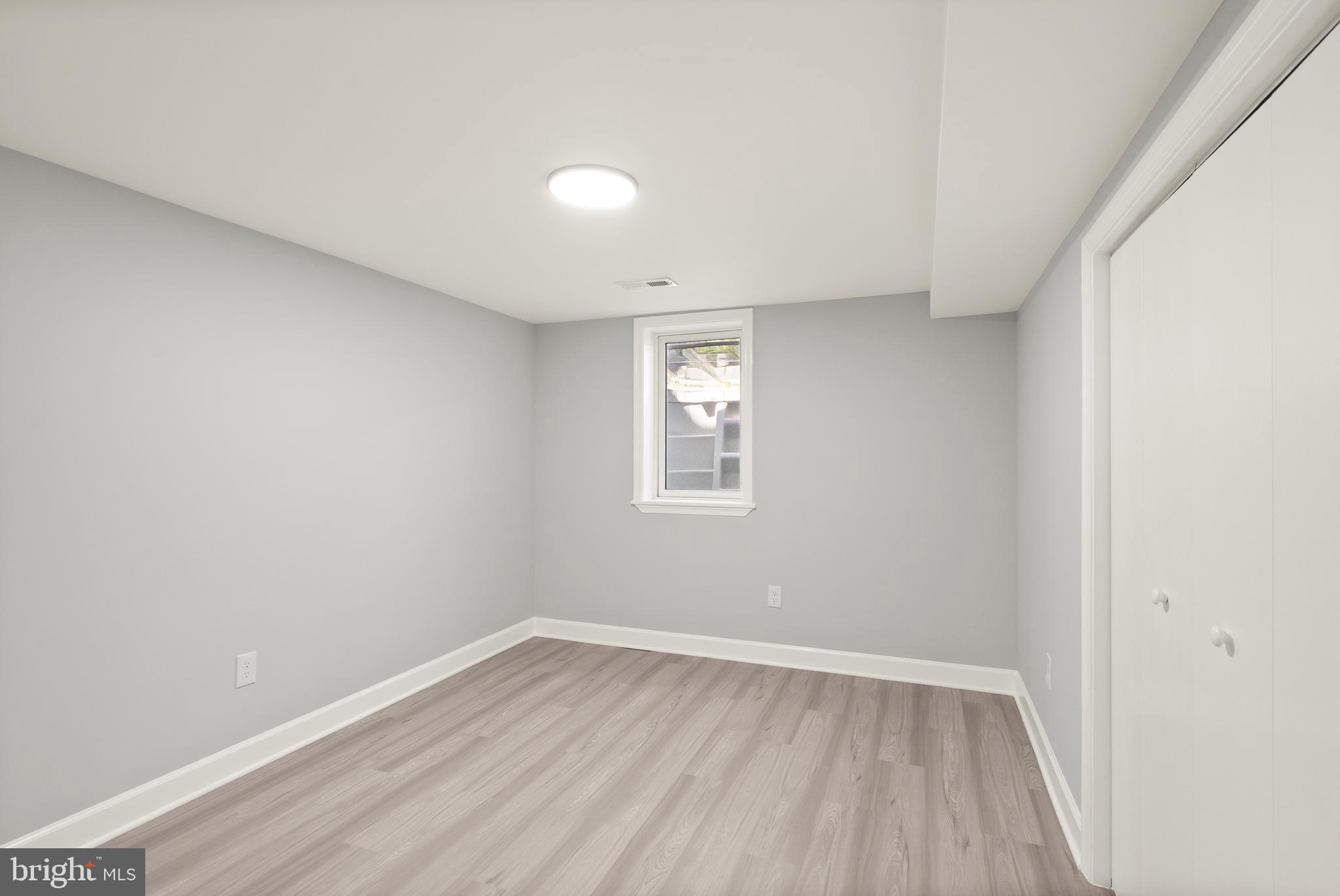 ROCKVILLE - Residential