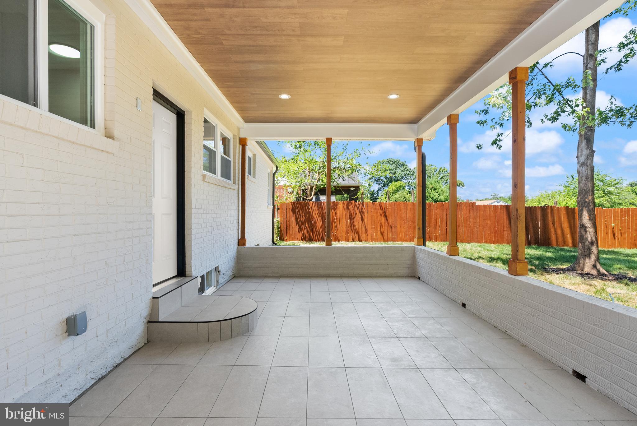 ROCKVILLE - Residential