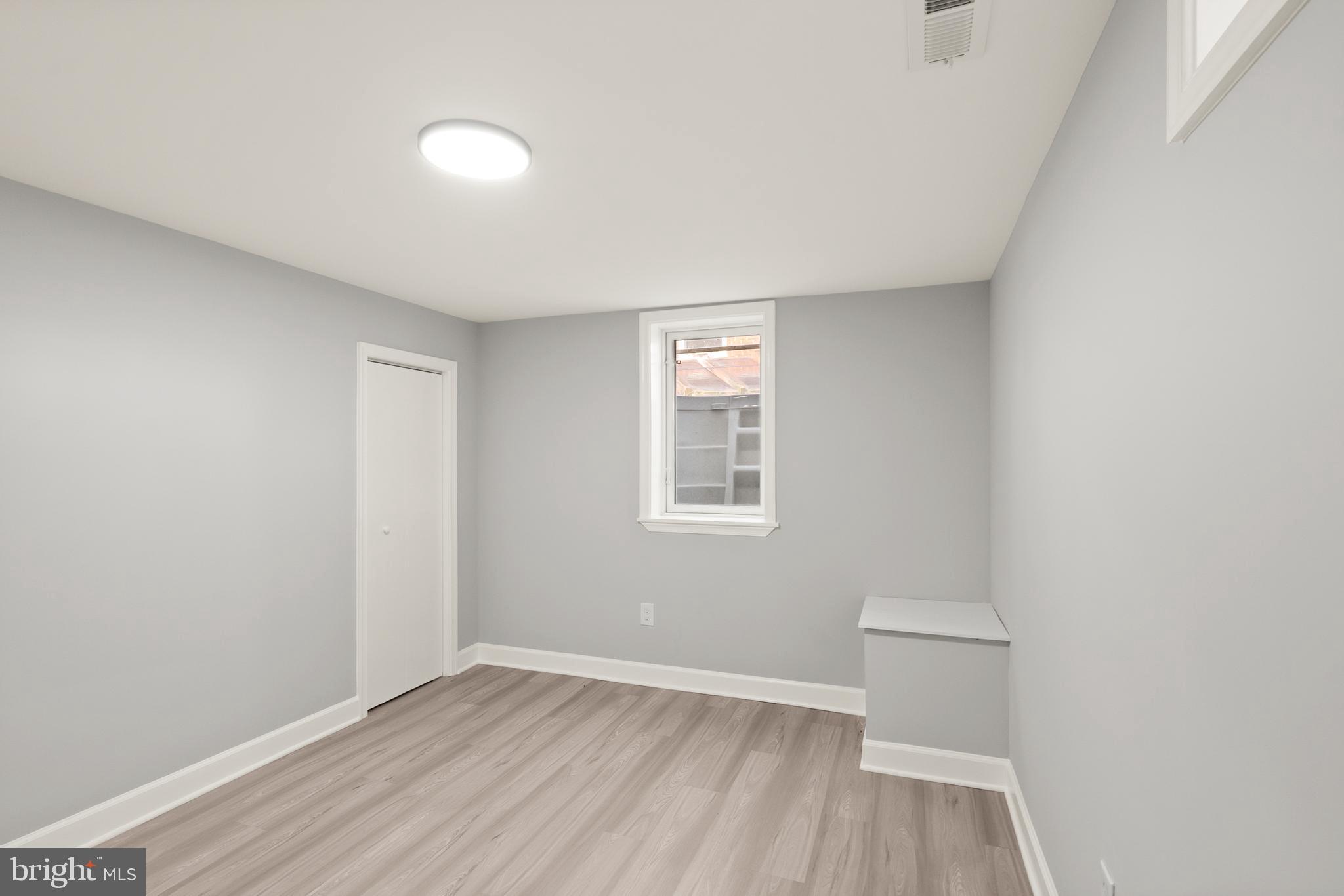 ROCKVILLE - Residential
