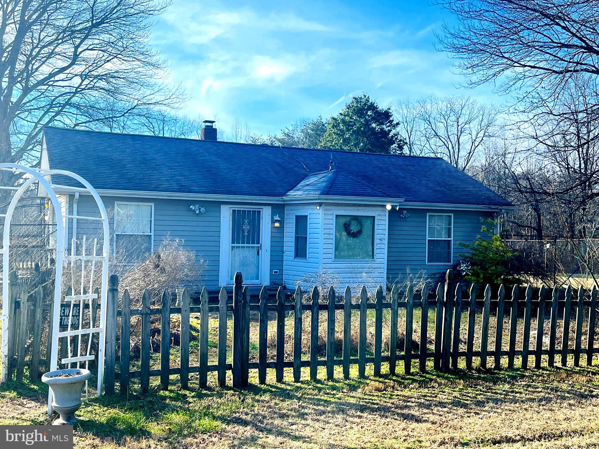 Well maintained 2BR 1BA Rambler on almost 4 acres in a great area! Only 1 mile from Lake Anna! Sold as is/where is