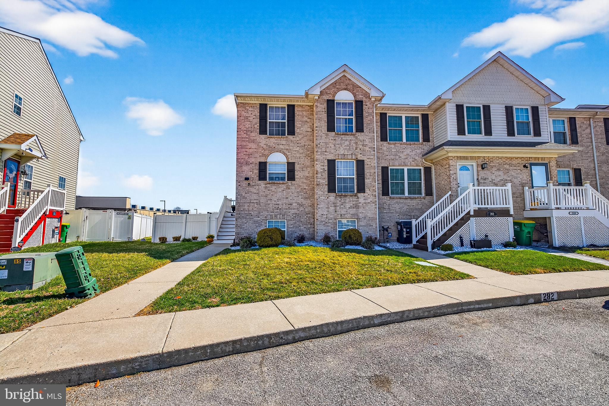 MIDDLETOWN VILLAGE - Residential