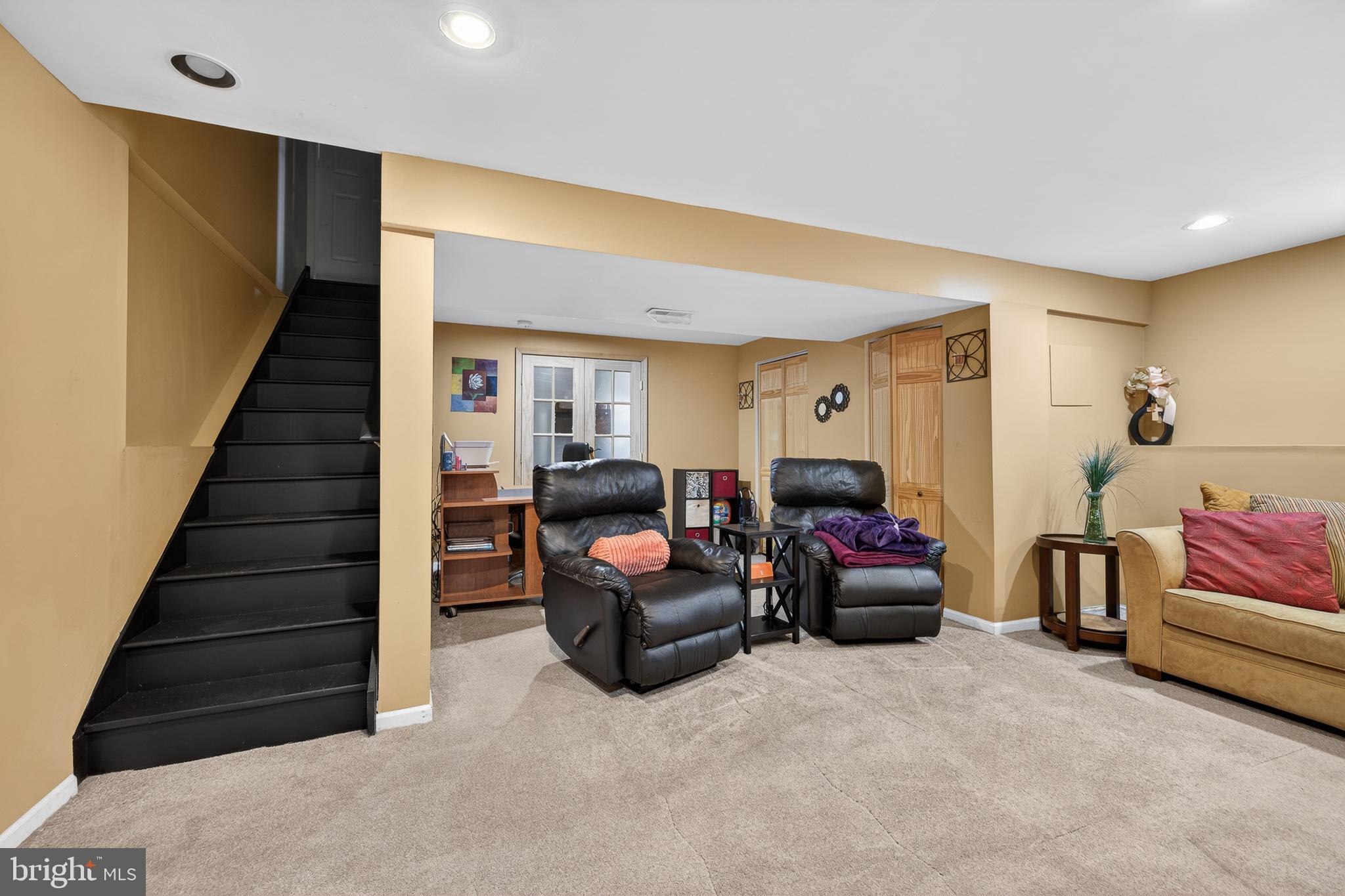 MIDDLETOWN VILLAGE - Residential