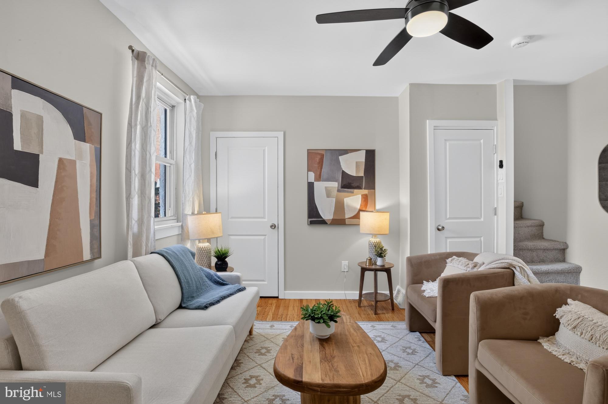 QUEEN VILLAGE - Residential