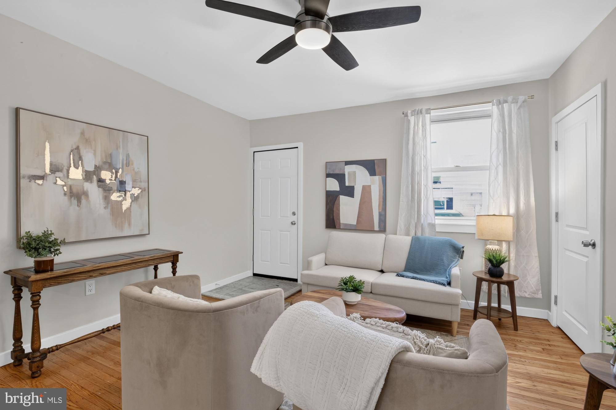 QUEEN VILLAGE - Residential