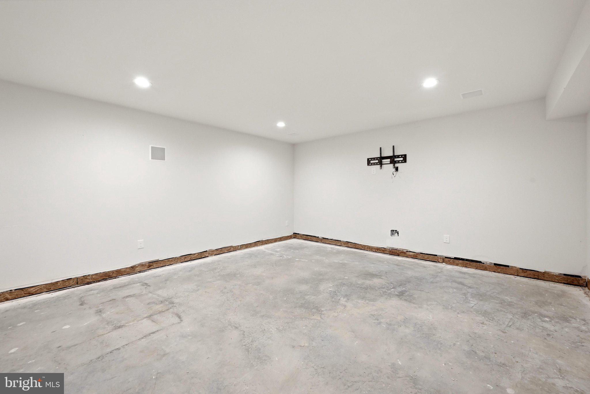 THISTLE LANDING - Residential