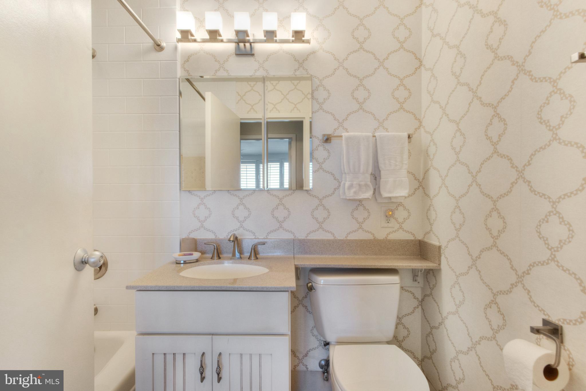 NORTH SHORES - Residential