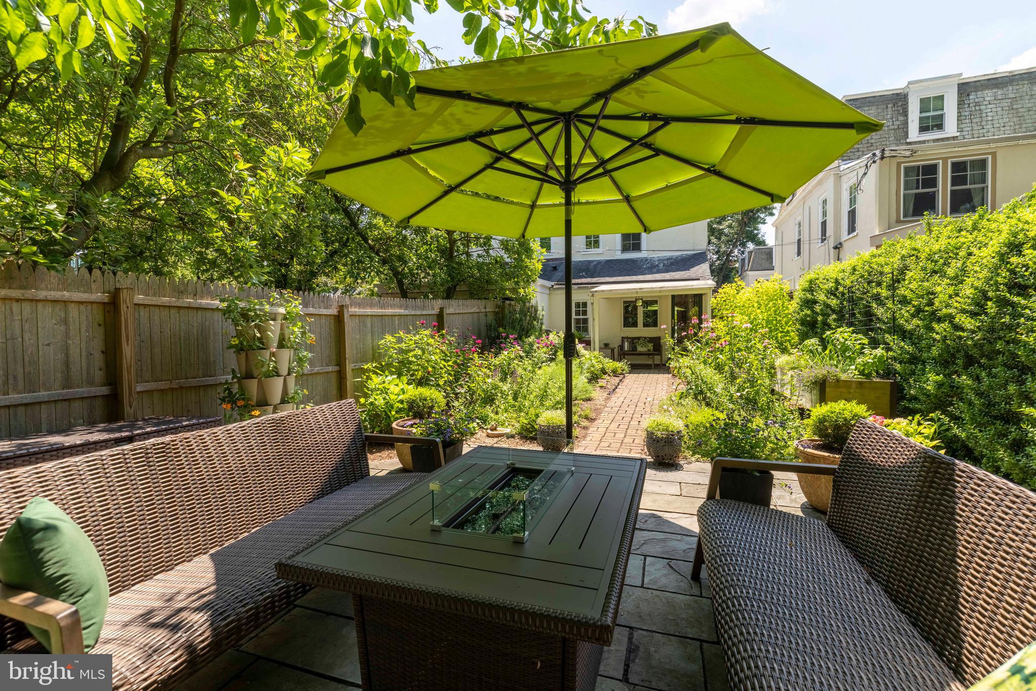 CHESTNUT HILL - Residential