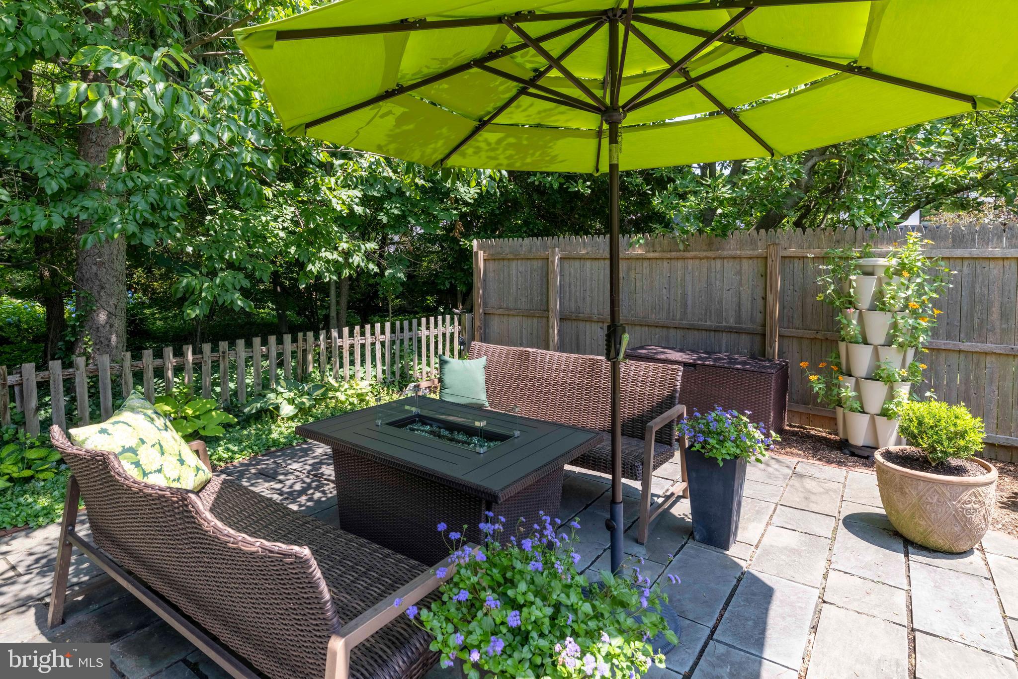 CHESTNUT HILL - Residential