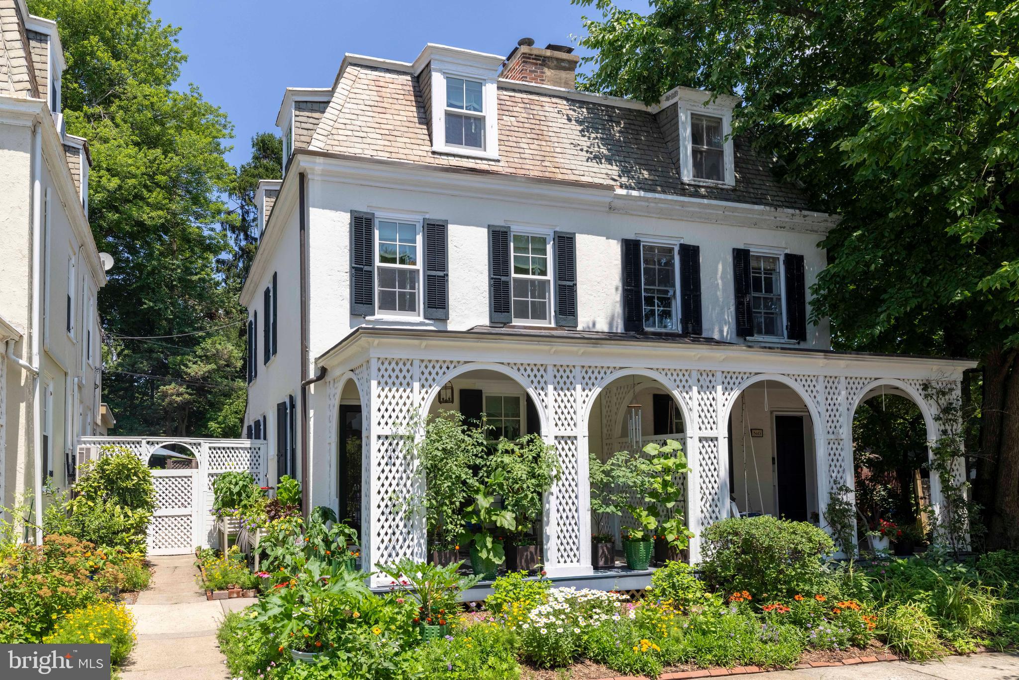 CHESTNUT HILL - Residential
