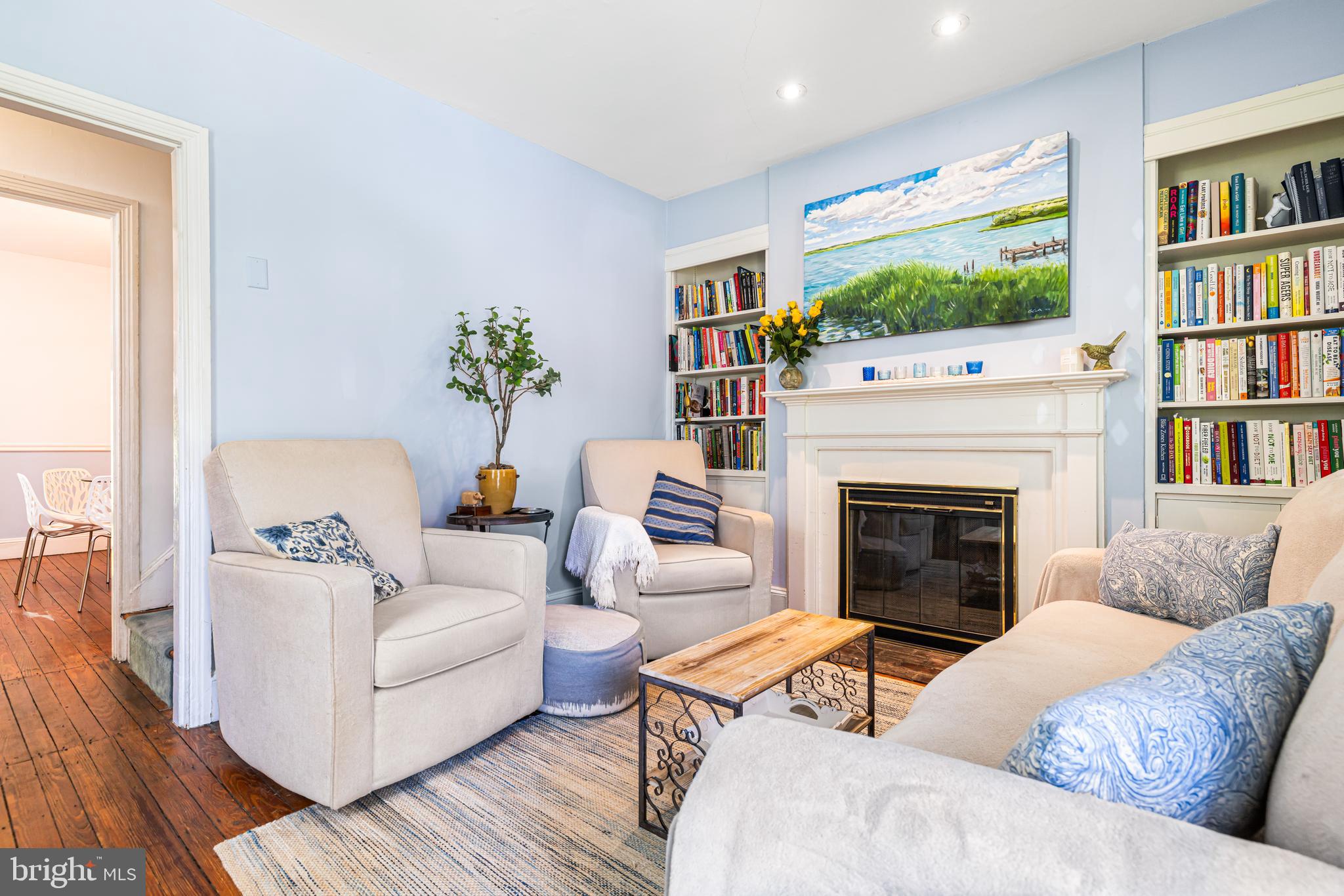 CHESTNUT HILL - Residential