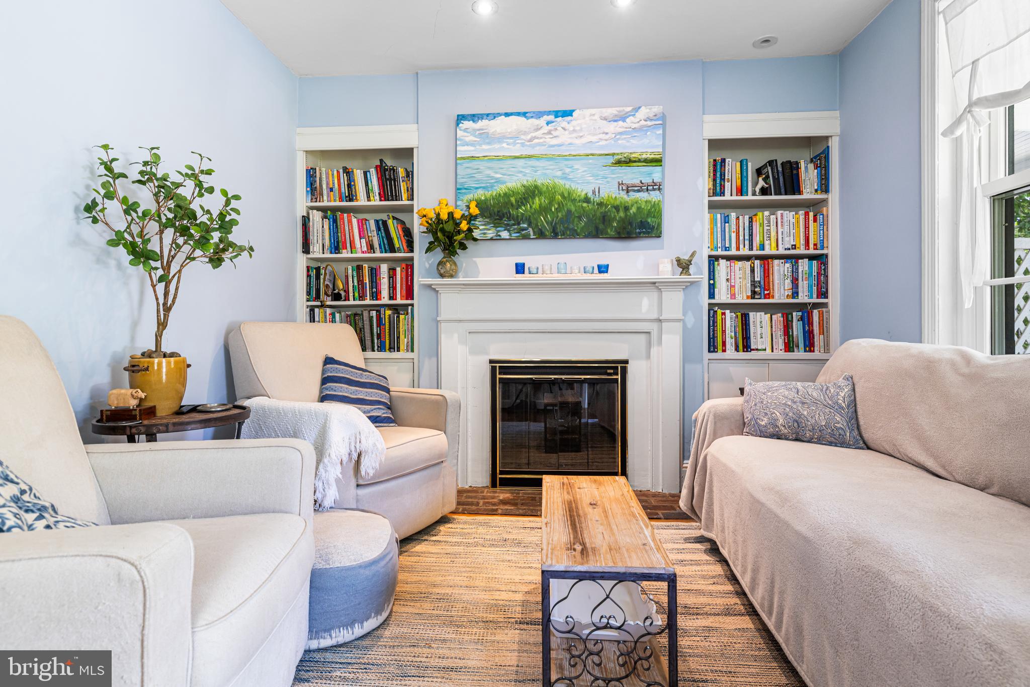 CHESTNUT HILL - Residential
