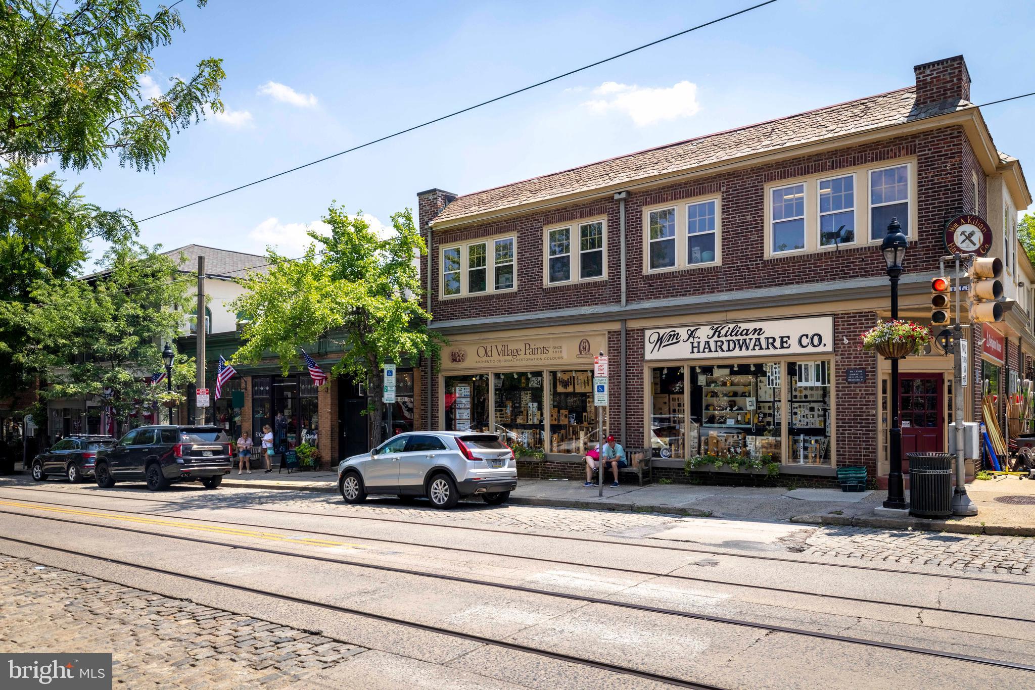 CHESTNUT HILL - Residential