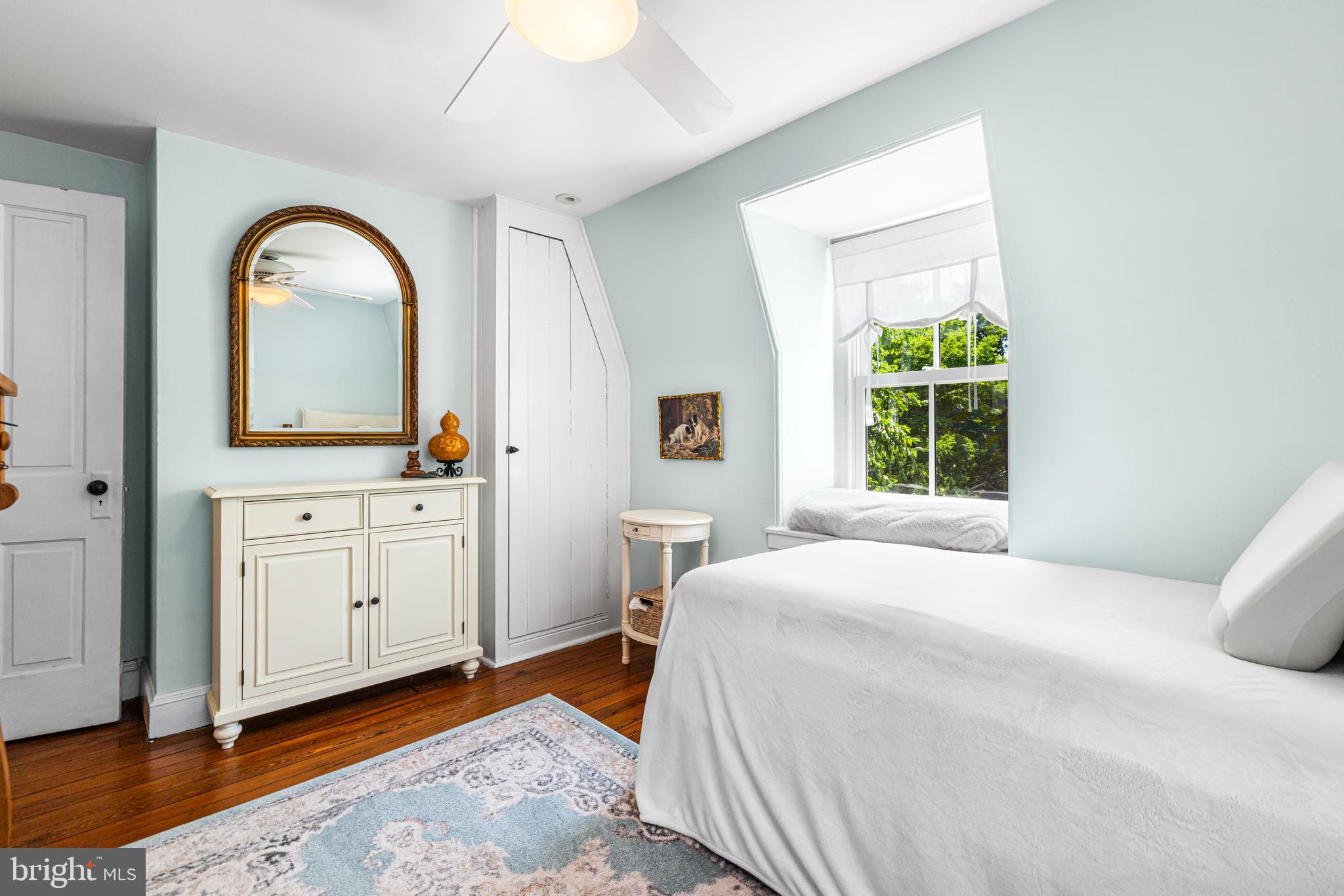 CHESTNUT HILL - Residential