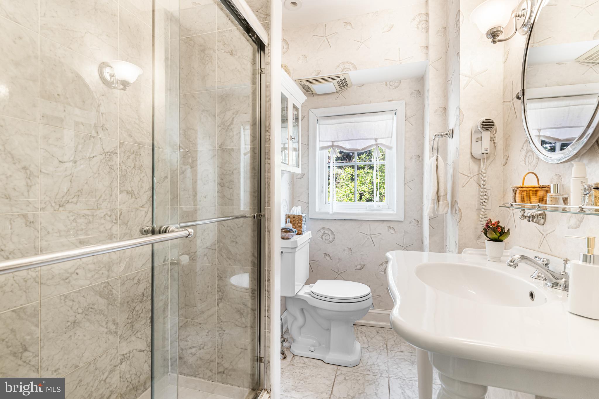 CHESTNUT HILL - Residential