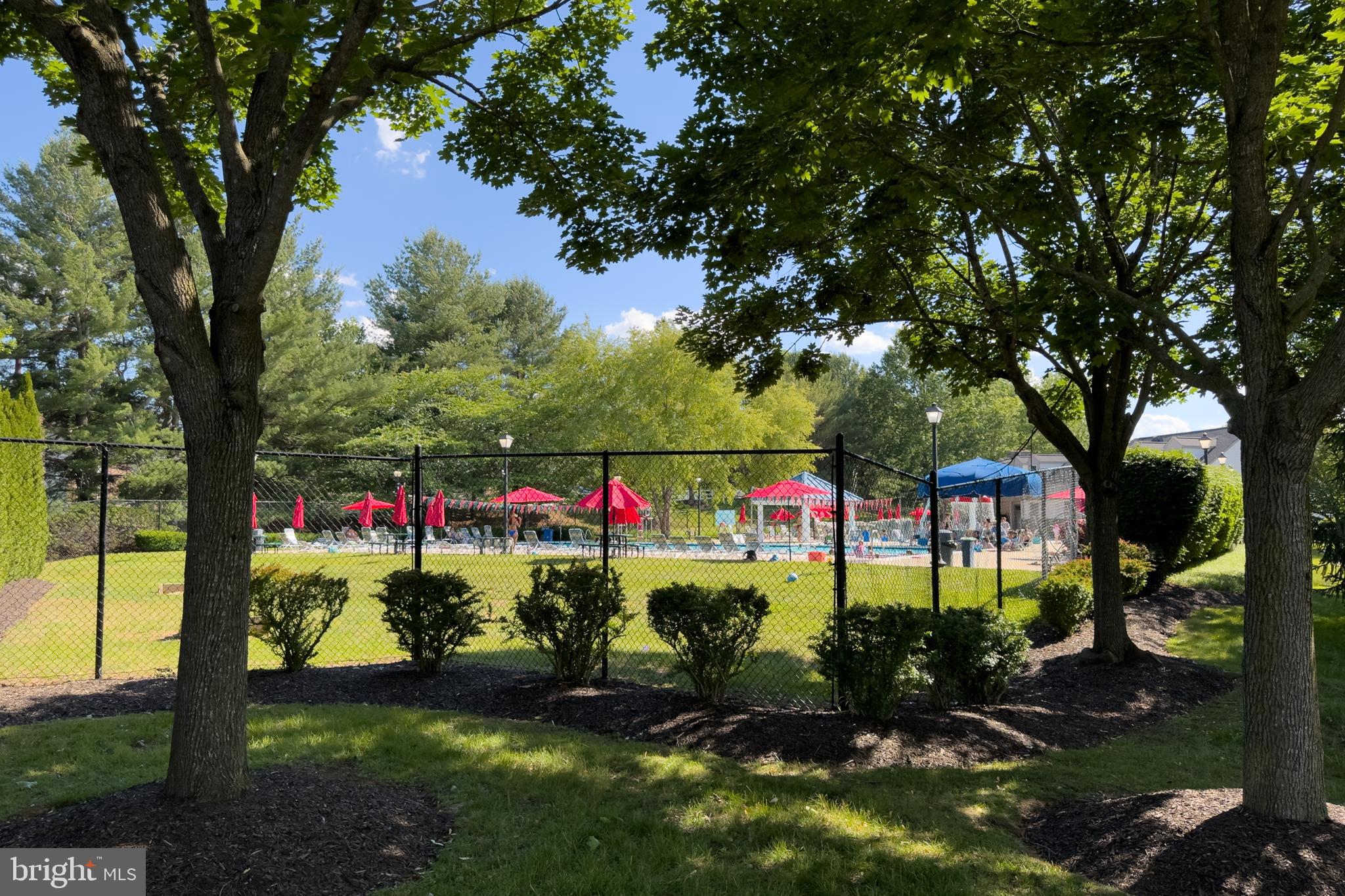 NORBECK GROVE - Residential